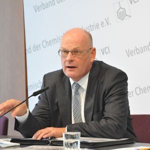 Dr. Gerd Romanowski, Geschäftsführer Wissenschaft, Technik und Umwelt im VCI.