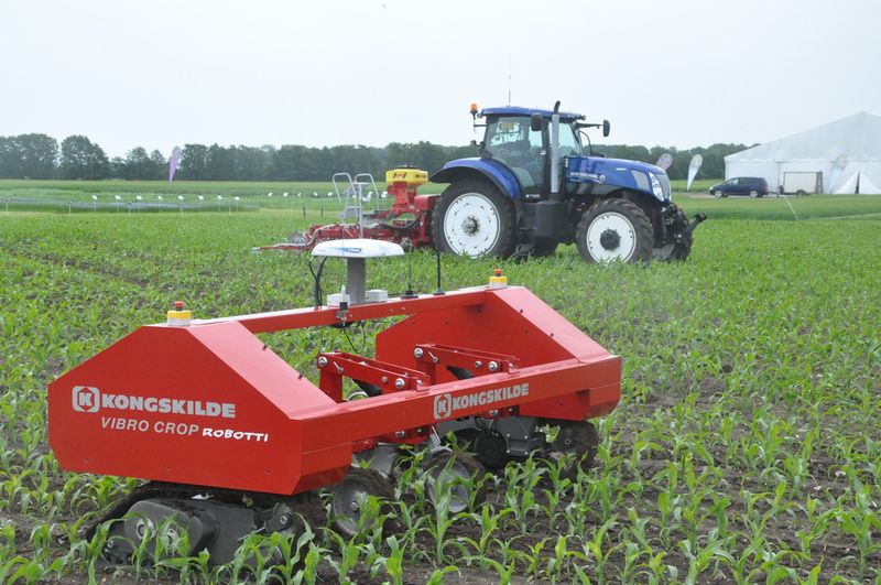 Eine autonome Agrarplattform von Kongskilde führt automatisiert und halbautomatisiert  Aufgaben in der Pflanzenproduktion aus. (Kongskilde)