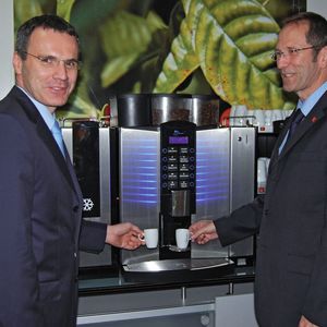 Bild 1: Früher bestimmten Zigarettenautomaten das Geschäft, heute sind es Getränkeautomaten wie zum Beispiel Kaffeeautomaten. 