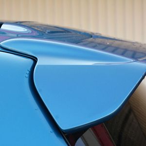 Die optisch sportliche Note darf nicht fehlen, denn aus aerodynamischen Gründen braucht der Mitsubishi den Dachkantenspoiler sicher nicht. (Bild:  Bürger/»kfz-betrieb«)