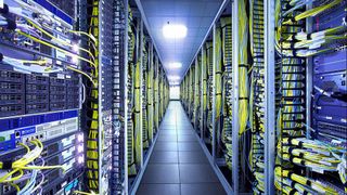 Die Ausmaße von IT-Infrastrukturen nehmen in Zukunft stark zu. Mit ihnen steigen auch die Anzahl der Server und Storage-Systeme sowie der Kühlungsbedarf.  (Bild: ABB )