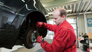 Auf eine Lohnerhöhung von insgesamt 8,6 Prozent einigten sich die Vertreter von Gewerkschaft und Arbeitgeber bei ihren Tarifverhandlungen für die Beschäftigten im Kfz-Gewerbe in Niedersachsen. (Bild: ProMotor)