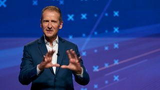 Herbert Diess stellte sich rund 90 Minuten lang den Fragen der Reddit-User. (Volkswagen)