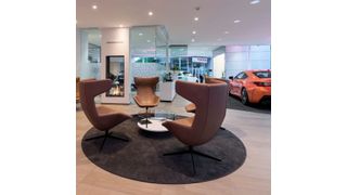 Eintreten und wohlfühlen, heißt die Devise beim Lexus-Forum Osnabrück. (Trancerapid Photography)