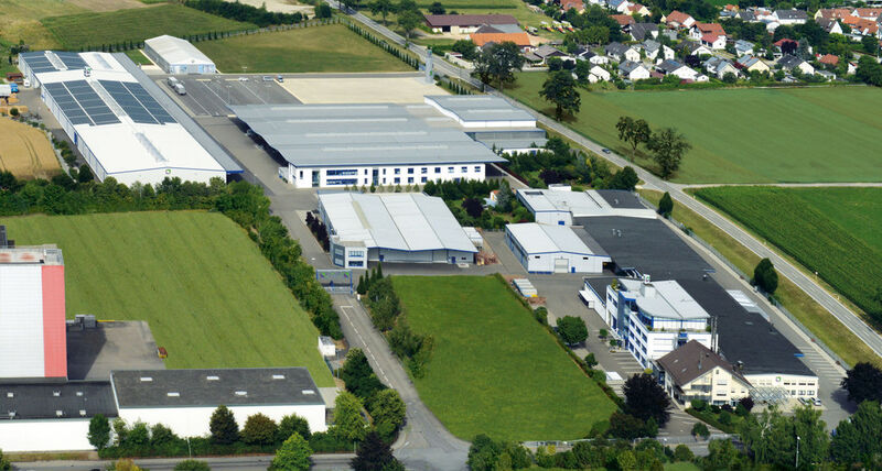 Das Firmengelände der Günzburger Steigtechnik. (Bild: Günzburger Steigtechnik)