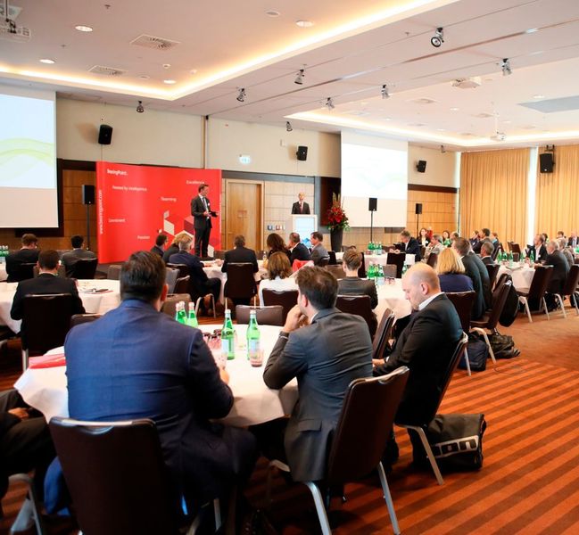 Die Verleihung des Publikumspreises beim Ministerialkongress (Konstantin Gastmann)