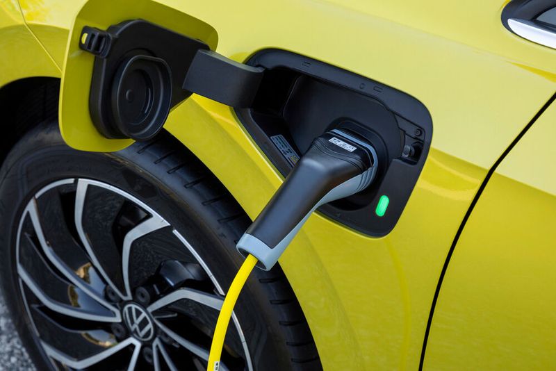 In China sind die Verkaufszahlen für Plug-in-Hybride stark gestiegen. Ausländische Hersteller sind daran kaum beteiligt. In China sind die Verkaufszahlen für Plug-in-Hybride stark gestiegen. Ausländische Hersteller sind daran kaum beteiligt.