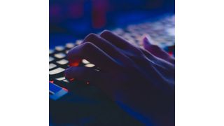 Cyberkriminelle setzten 2018 vermehrt auf Kryptojacking. Mehr als die Hälfte der Cyberangriffe waren keine Malware-basierten Angriffe mehr, dafür ist die Zahl der Attacken auf geschäftliche E-Mail-Adressen gestiegen. (gemeinfrei)