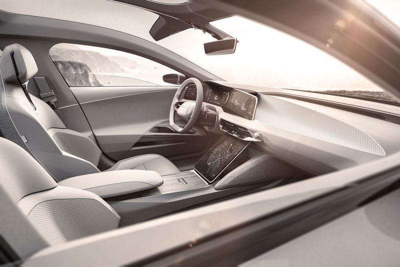 Die Antriebsaggregate wurden weit an die Fahrzeugränder gerückt; so soll der Air viel Platz im Innenraum bieten. (Lucid Motors)