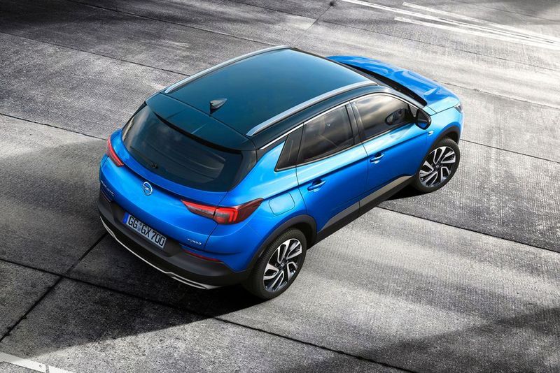 Optional bietet Opel für den Grandland X eine Zweifarbenlackierung an. (Opel)