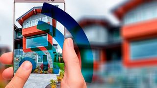 Das IoT wird auch das eigene Zuhause verändern. Intelligente Schlösser erhöhen die Sicherheit,  andere IoT-Geräte steuern Thermostate, Beleuchtung und Kameras. Doch ist ein Großteil der Verbraucher besorgt, die Kontrolle über ihr aufgrund von Störungen in der Smart Home-Technologie zu verlieren. (Bild: Pixabay)