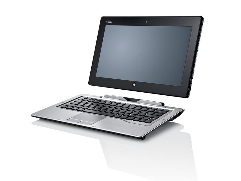 Abgehoben: Das Stylistic Q702 kann mit einer optionalen Tastatur zum klassischen Notebook erweitert werden. (Fujitsu)