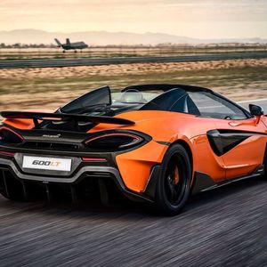 (McLaren)