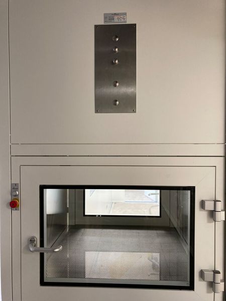 Bündig eingebautes  Messpanel von Briem Steuerungstechnik (Source: Briem Steuerungstechnik)