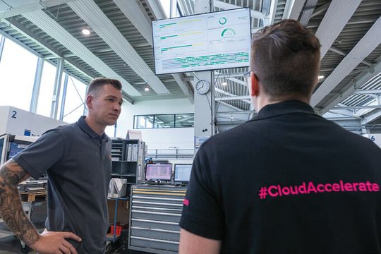 (Dank der Transparenz, die das GFT Shopfloor-Management bietet, spart der Gehäusehersteller Schinko Zeit und Ressourcen. Bild: GFT Technologies SE/Fotograf: Wolfram Scheible)