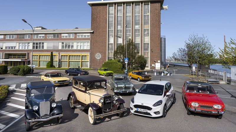 100 Jahre Ford Deutschland – Lange Zeit zählte Ford zu den drei volumenstärksten deutschen Pkw-Herstellern, die ersten Werke waren in Berlin und ab 1931 in Köln. (Bild: www.friedrich-stark.de)