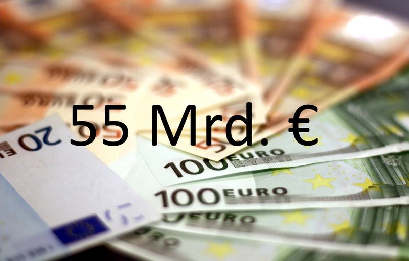 55 Milliarden Euro... ... ist der reine Materialwert von einem Jahr Elektroschrott weltweit. Das entspricht dem dreifachen Jahresertrag aller Silberminen auf der Welt. Im Jahr 2017 hatten 123 Länder ein geringeres BIP als der Materialwert dieses globalen Schrottberges. Hier geht es zum Begleitartikel: „Die Müllkippe als Goldmine der Zukunft?“  Quelle: Baldé,  C.P.,  Forti  V.,  Gray,  V.,  Kuehr,  R.,  Stegmann,P.  „The Global E-waste Monitor (pdf)“,  2017,  United  Nations  University  (UNU),  International  Telecommunication  Union  (ITU)  &  International  Solid  Waste  Association  (ISWA), Bonn/Geneva/Vienna. (Bild: Pixabay/moerschy)