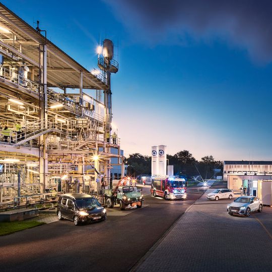 Refuels können jetzt in fast allen Fahrzeugen eingesetzt und in absehbarer Zeit in großen Mengen hergestellt werden. Refuels können jetzt in fast allen Fahrzeugen eingesetzt und in absehbarer Zeit in großen Mengen hergestellt werden.