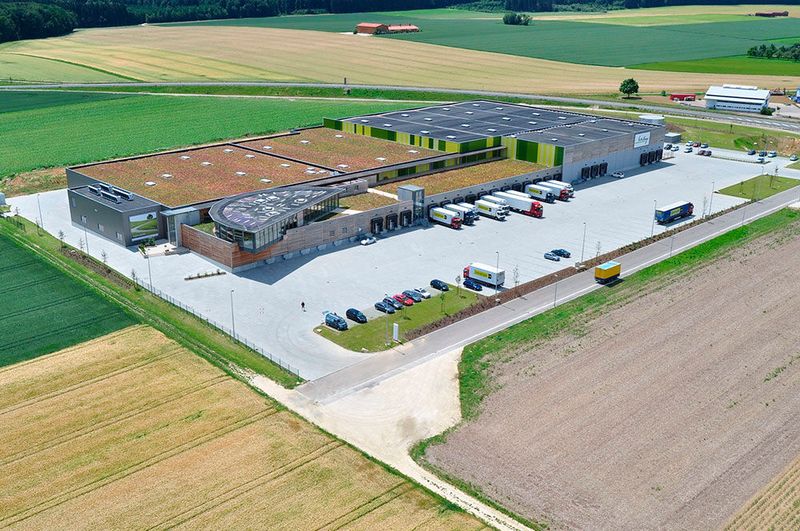 Die Filiale Lonsee bei Ulm versorgt Bioläden in Süddeutschland und kommt ohne eigenes IT-Personal aus. (Weiling)