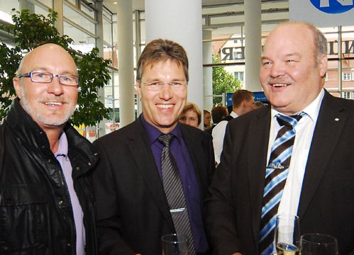 Kümmern sich um Nachwuchskräfte: Werner Degen, Vogel Business Media, Rudolf Angerer, Innung Regensburg und Kreis Kehlheim, sowie Albert Vetterl, Vizepräsident LV Bayern (v.li.). (Archiv: Vogel Business Media)