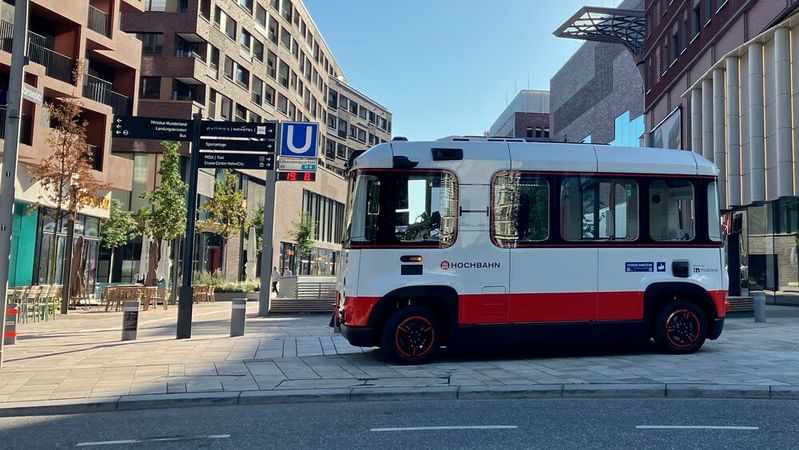 Beim Thema Robotaxi fährt Deutschland weiterhin im Test-Modus.(Bild:  Holon)
