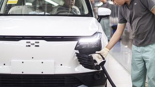 Kraft tanken für den Europa-Start: Das chinesische Start-up Aiways will im April 2020 mit dem Elektro-SUV U5 in Deutschland loslegen. (Aiways)