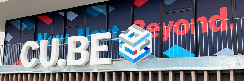 Das neue Innovations- und Kundenzentrum von Bosch Rexroth soll mit seiner Modellfabrik zeigen, was schon möglich ist und bald möglich sein wird – getreu dem Rexroth-Motto „now. next. beyond.“.(Bild:  Stefanie Michel)