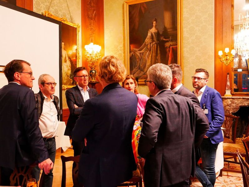 Auch das Thema Corona und die daraus resultierenden Business-Herausforderungen sowie Aktionspläne wurden spontan in einem Thinktank diskutiert. (Vogel IT-Akademie)
