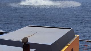 Testsprengung mit geringerer Sprengkraft: Ein Kompressor erzeugt die Druckluft für den Blasenvorhang (Archiv: Vogel Business Media)