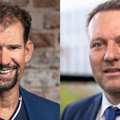 Infomedia hat Veact übernommen. Im Bild: Jens Monsees, CEO, Infomedia, und Philipp Posselt, CEO, Veact. (Montage:VCG; Bilder: Veact/Koshka Media/Diana Shypula)