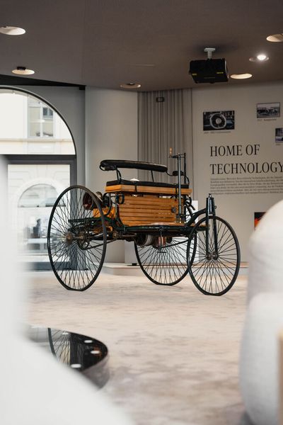 Auch die Historie der Stuttgarter spielt in den Studios eine Rolle. (Bild: Mercedes-Benz AG)