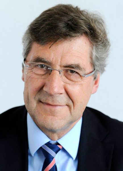 „Information, Aufklärung und vor allem der Wissenstransfer in die am meisten betroffenen Länder würden bessere Ergebnisse erzielen, treten aber hinter die scheinbar populären Verbote zurück“, meint IK-Hauptgeschäftsführer Dr. Jürgen Bruder zur EU-Richtlinie zum Verbot von Einwegkunststoffen, die, wie der Experte bemerkt, im Eiltempo „durchgepeitscht“ wurde. (Martin Kaufhold)