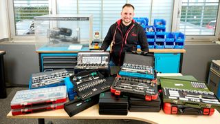 Die KÜS hat zusammen mit der Zeitschrift  „Auto Bild Klassik“ zwölf kompakte 1/2-Zoll-Kästen mit rund 30 Teilen getestet. (Bild: KÜS)