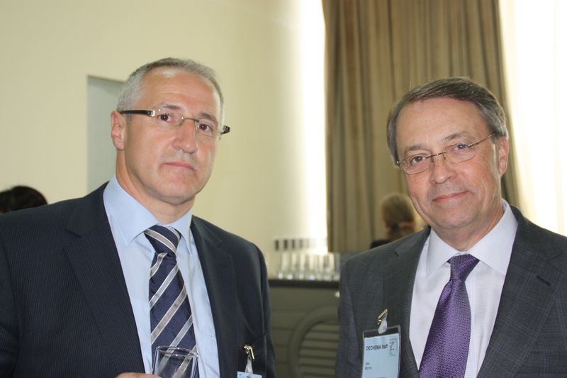 PROCESS-Publisher Gerd Kielburger im Gespräch mit Alan R. Morris, North American Representative for Achema Worldwide Exhibitions. (Archiv: Vogel Business Media)