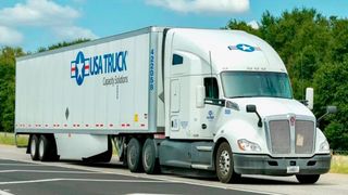 DB Schenker übernimmt den US-amerikanischen Transportanbieter USA Truck. Letzten Freitag wurde alles unter Dach und Fach gebracht, wie es heißt. (Bild: USA Truck)