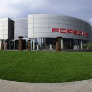 Die Penske Automotive Group will ab 2015 an dem neuen Standort in Mannheim jährlich über 1.000 Fahrzeuge verkaufen.(Foto:  Porsche Mannheim)