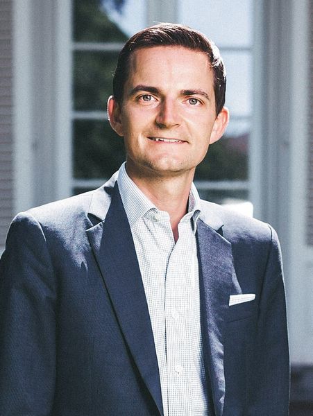 Martin Hörhammer, Vorstand bei Medialine: „Durch Managed Services sind Dienstleistungen einerseits planbarer geworden und einfacher zu standardisieren. Andererseits fordern proaktive Leistungen ein Umdenken der Mitarbeiter, die diese Services erbringen, hin zu ­einem stärker vernetzten Denken und der Notwendigkeit, Abhängigkeiten zu erkennen. Für das Systemhaus eröffnen sich Wachstumschancen, die im reinen Projektgeschäft nur schwer zu erreichen sind. Mit der Übernahme betriebskritischer Services steigt aber auch die Verantwortung.“
 (Medialine)
