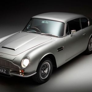 Im Rahmen der Elektrifizierung wird der Aston Martin DB6 von Lunaz zudem tiefgreifend restauriert und technisch optimiert.(Bild:  Lunaz)