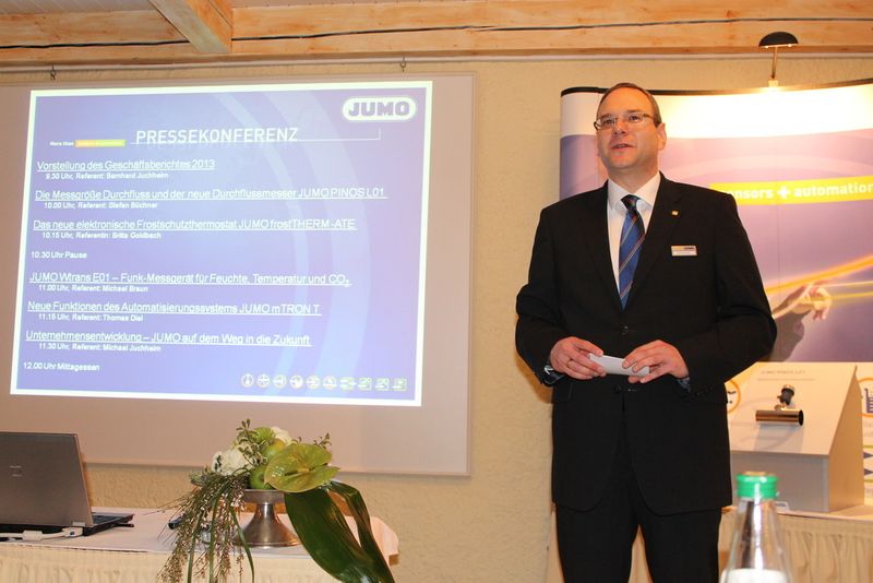 Micheal Brosig, Pressestelle, moderierte am 20. Februar die Pressekonferenz der Fuldaer Unternehmensgruppe in der hessischen Rhön. (Kunze/elektrotechnik)