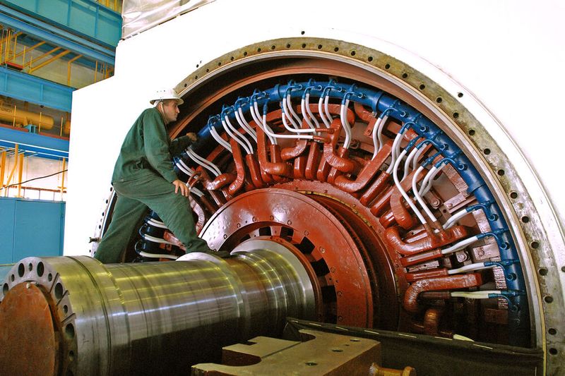 Drehstrom-Generator im Atomkraftwerk Balakovo. (Bild: BalakovoNPP tb / Alexander Seetenky / CC BY-SA / Wikimedia Commons)