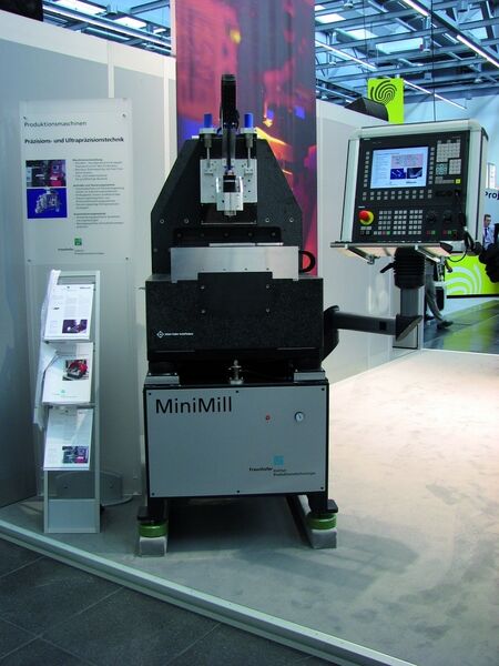 Bild 2: Ein Maschinenbett aus Granit und wassergekühlte Antriebe garantieren bei der Mini-Mill eine hohe thermische Stabilität. Bilder: Fraunhofer-IPT (Archiv: Vogel Business Media)