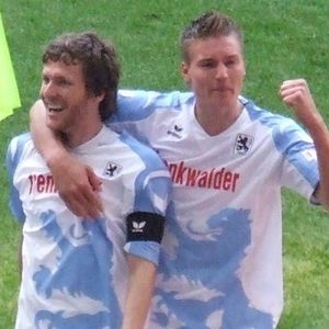 Auch in der neuen Saison gehen 1860-Top-Torschütze Benjamin Lauth (l.) und Manuel Schäffler wieder auf Torejagd.