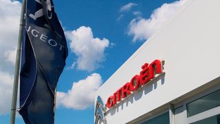 PSA ruft die Transporter-Zwillinge Expert und Jumpy in die Werkstatt. Auch der Toyota-Ableger Proace ist betroffen. Zudem muss die Verriegelung der Motorhaube des Citroën C4 Cactus überprüft werden. (PSA Deutschland)