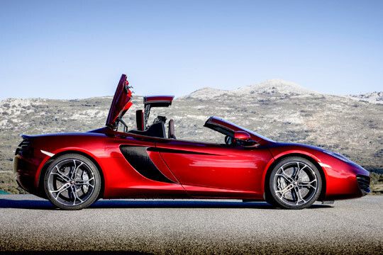 Es verfügt über ein Klappdach... (Foto: McLaren)