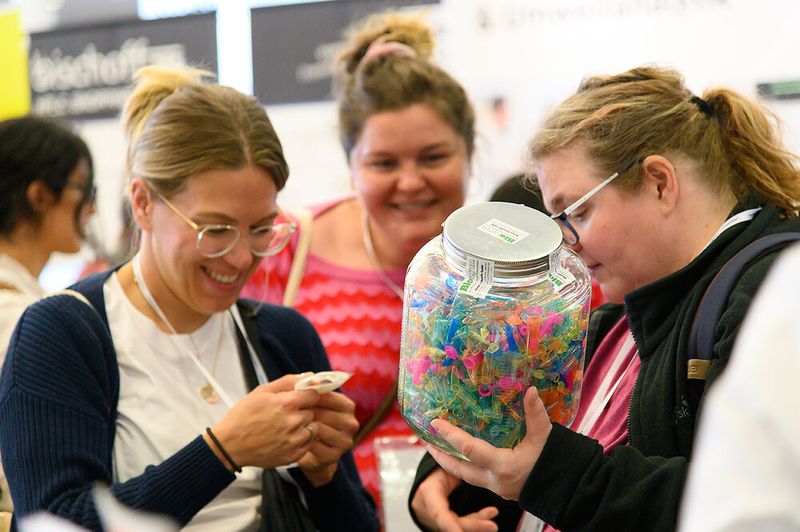 ... Verbrauchsmaterial, ...    Mehr Infos zu den kommenden LAB-SUPPLY-Messen finden Sie auf www.lab-supply.info (Bild: Stefan Stark)