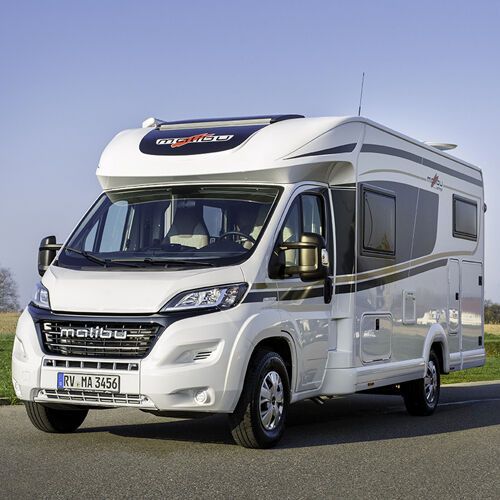 Der neue Malibu T430 basiert auf einem Fiat Ducato und dank 6,90 Meter Länge gibt es keinen Mangel an Stauraum.(Bild:  Carthago / Malibu)