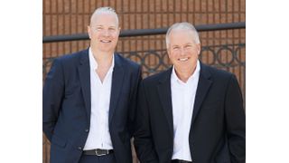 Das Bild zeigt Paul Johnson, CEO von Wilson Tool Enterprises (rechts) und Michael Bauer, CEO der Pass Stanztechnik AG (links). (Bild: Pass Stanztechnik)