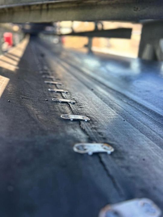 Mit dem Rip Repair Set kann der Servicetechniker Rissreparatur schnell erledigen. (Bild:  Flexco)