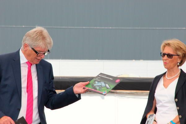 ...ebensowenig wie die Mappe zum neuen Produktionwerk Haiger. (Reinhold Schäfer)