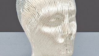 Die beiden hochdrapierbaren Gelege Drapfix und Draptex lassen sich ohne Zuschnitte umformen und unterstützen so eine wirtschaftliche Bauteilfertigung. (Bild: Gerster)